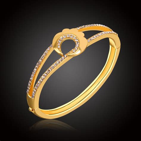 Gold Bangle Design Catalogue - Latest Gold Bangle Kadas from Hiya - Latest Indian ...