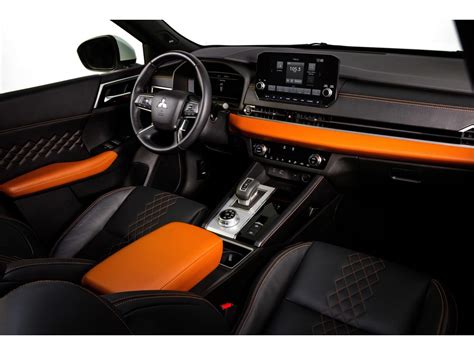 2023 Mitsubishi Outlander: 64 Interior Photos | U.S. News