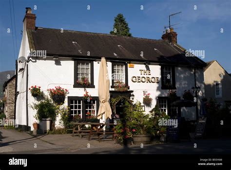 The George Public house in Castleton in the Peak District National Park Derbyshire UK England GB ...