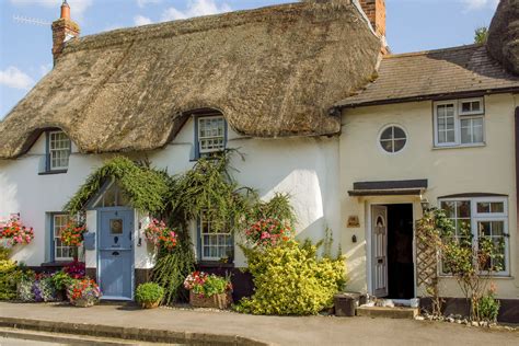 Beautiful cottages at Haxton in Wiltshire | Thatched cottage, Beautiful cottages, Cottage exterior