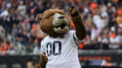 Chicago Bears Mascot Staley Da Bear Nominee For Mascot Hall Of Fame ...