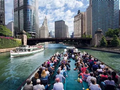 Experience the Amazing City of Chicago on a Boat Cruise! | The Chicago ...