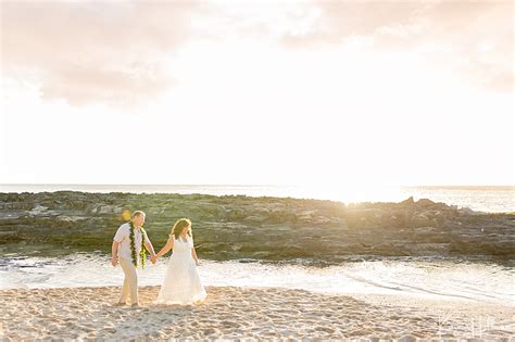 Leaving an Impression ~ Becky & Ken's Paradise Cove Beach Wedding