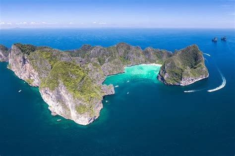 15 Best Things to Do in Phi Phi Islands - What is Phi Phi Most Famous ...