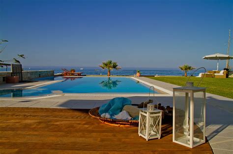 villa-in-greece-airbnb-booking-rental - 01 - Welcome Greece