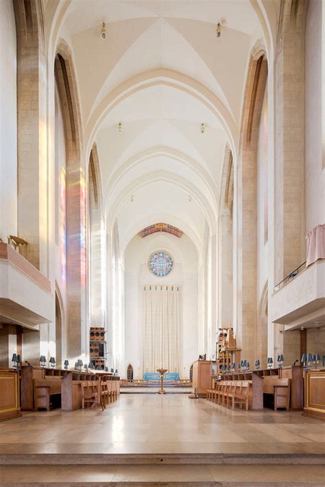 Architectural Photography by Richard Ellis ABIPP | Guildford Cathedral Residency