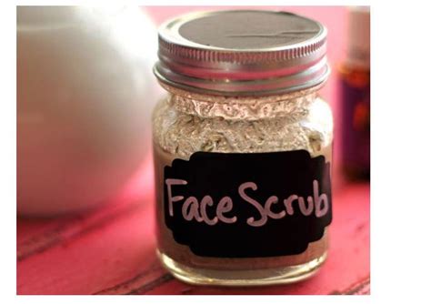 Gentle Sugar DIY Face Scrub | DIYIdeaCenter.com