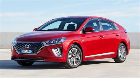 Hyundai Ioniq Plug-in Hybrid News and Reviews | Motor1.com