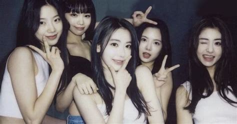 Le sserafim in 2022 | Girl group, Korean girl groups, Poses