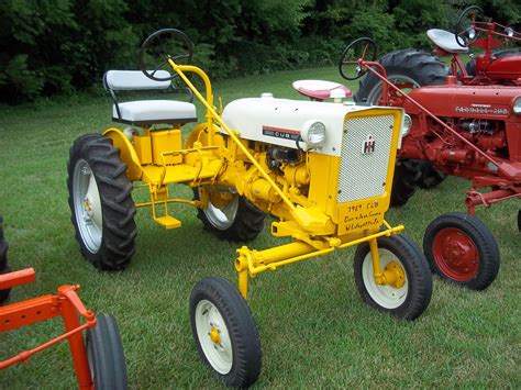 Antique Cub Cadet Garden Tractors