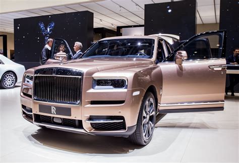 Rolls Royce's $400,000 SUV helps luxury carmaker set new sales record ...