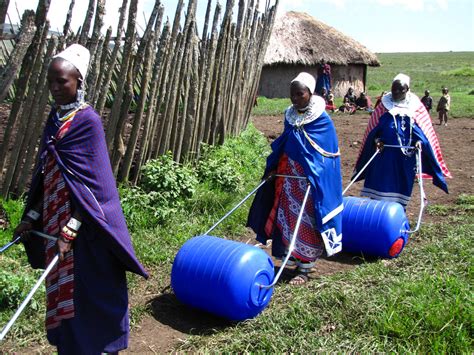 This Blue Drum Is Changing Lives in Sub-Saharan Africa