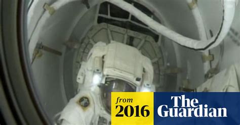 Tim Peake takes his first spacewalk – video | Science | The Guardian