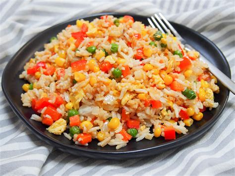 Vegetable egg fried rice - Caroline's Cooking