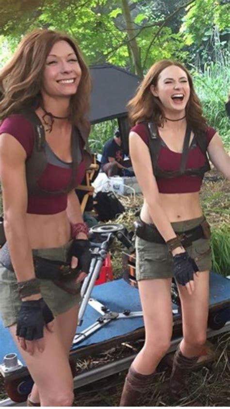 Karen Gillan and stunt double in Jumanji | Karen gillan, Karen sheila ...