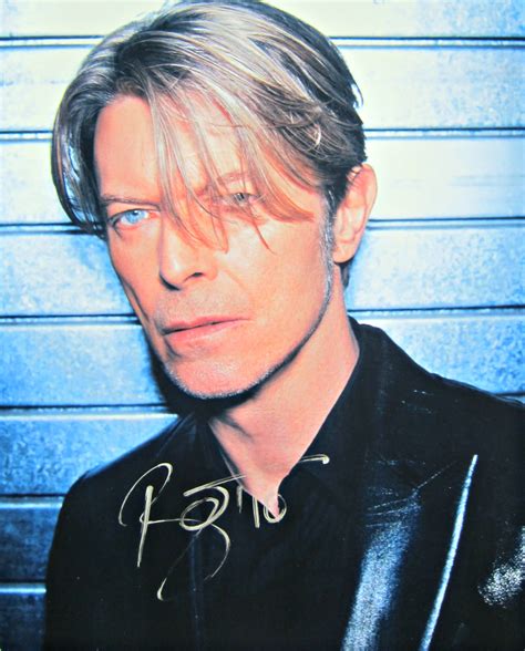 david-bowie-signed-photo - Memorabilia Center