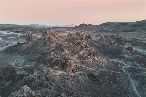 Destinations :: Trona Pinnacles - Expedition Portal