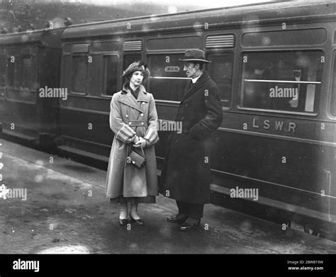 1920s railway station Black and White Stock Photos & Images - Alamy
