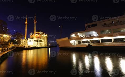 Ortakoy Mosque in Istanbul City, Turkey 8574633 Stock Photo at Vecteezy