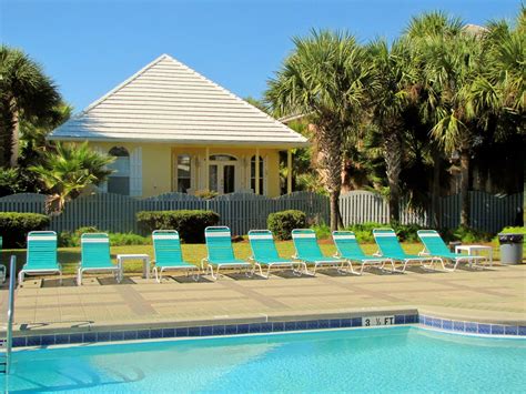 Admirals Club in Emerald Shores in Destin! Walk to the beach! 4BR/3BA sleeps 12! Located right ...