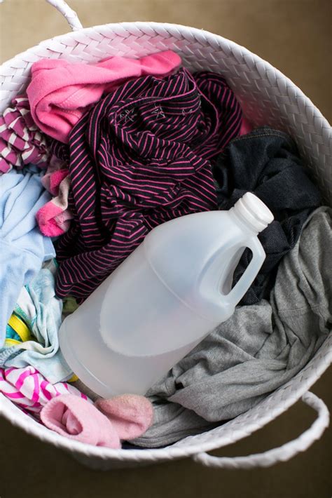 11 Ways to Wash Clothes in Vinegar | Hunker