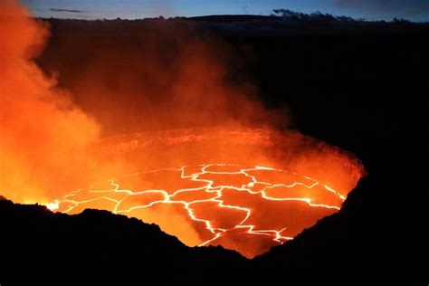 Rare video: Lava lake on Hawaii's Kilauea volcano