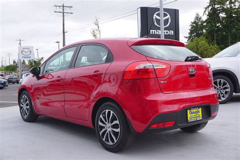 Pre-Owned 2012 Kia Rio EX Hatchback