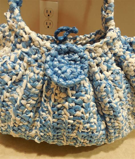 Sale - Plarn - Plastic bags - purse - Blue and White - Crochet | Crochet bag, Plastic bag ...