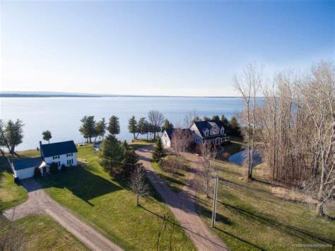 167 W Shore Rd, Grand Isle, VT - 3 Bed, 4 Bath Single-Family Home - 37 Photos | Trulia