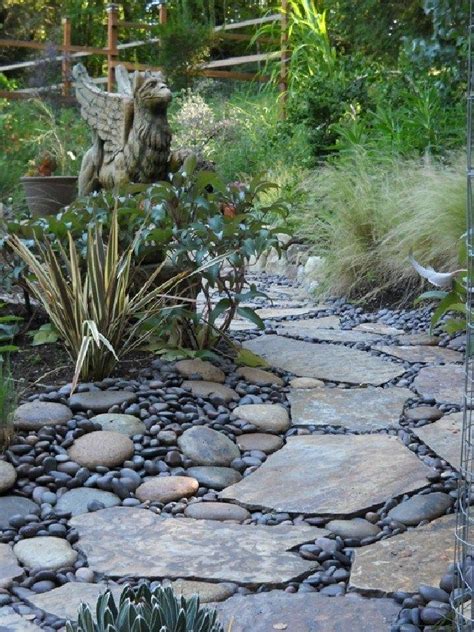 40+ Best Flagstone Patio Design Ideas and Pictures | Pathway ...