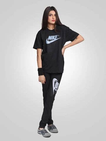 Nike Gym Clothing for Women | Ladies gym wear, Womens activewear, Active wear for women