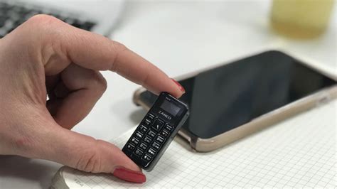 Ecco il cellulare più piccolo al mondo, e ha anche il tastierino ...