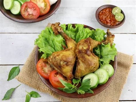 3 Menu Makan Siang Favorit Orang Indonesia - melayupedia.com