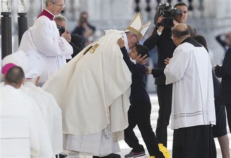 Pope Francis makes history and canonizes Jacinta and Francisco, two ...