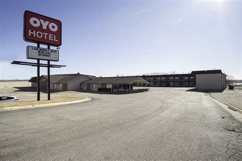 NENDELS INN AND SUITES - Prices & Hotel Reviews (Dodge City, KS)