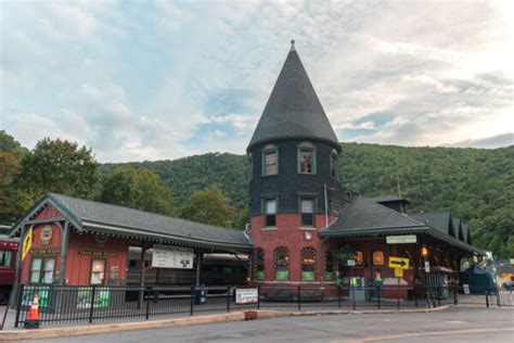 Riding the Lehigh Gorge Scenic Railway from Jim Thorpe, PA - Uncovering PA