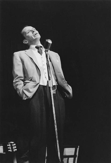 Mesmerizing Photos of Frank Sinatra Performing on Stage | Vintage News ...