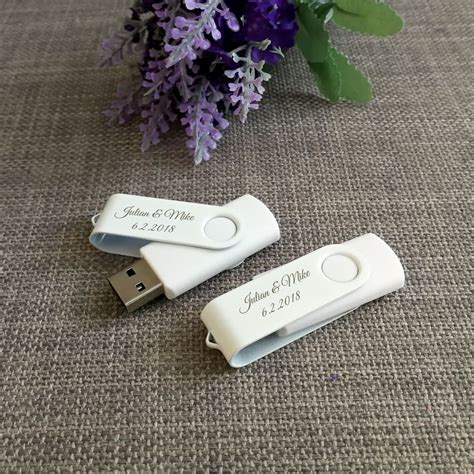 Personalized Twister USB Stick 16GB White | USBLOFT