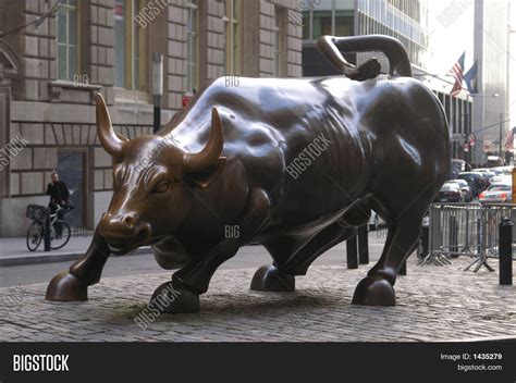 Wall Street Bull Statue Image & Photo | Bigstock