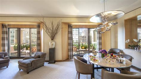 Luxury Hotel Suites NYC | Deluxe Rooms | Four Seasons New York