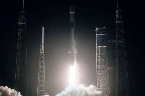 SpaceX Falcon 9 rocket launches Starlink satellites on record-breaking ...