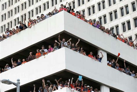 Astros fans come out by the hundreds of thousands to celebrate the city ...