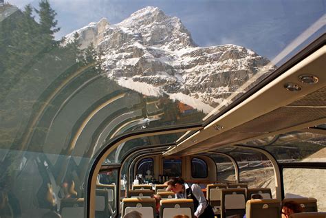 Rocky Mountaineer: First passage to the West Banff - Vancouver | HappyRail