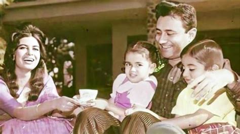 Legendary Actor Dev Anand With His Children, and Wife | Parents | Brother | Sister | Biography ...