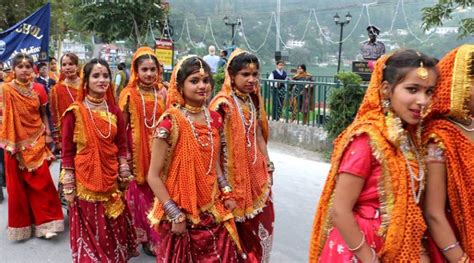 Traditional Dresses of Uttarakhand for Women and Men