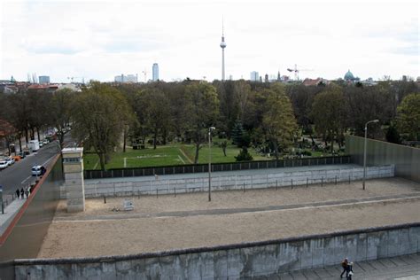 Berlin Wall Memorial (Gedenkstätte Berliner Mauer)