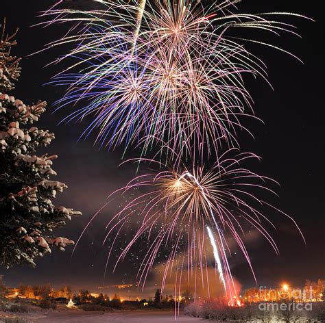 Winter Solstice Fireworks - Fairbanks, Alaska - Photographer's Guide