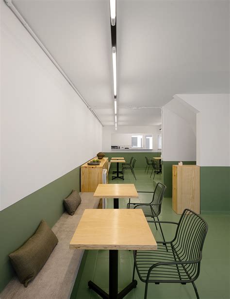 For Those Who Love All Things Green: Minimal Modern Restaurant in Sao Paulo | Decoist