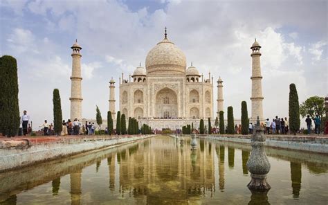 Top Must to See Agra Tourist Places and Sightseeing