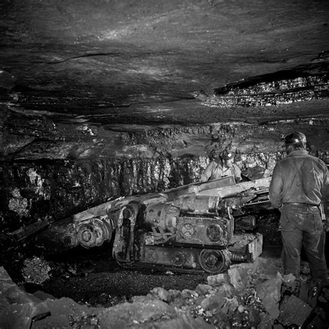 A Day In The Life Of Pennsylvania Miners - November 1942 - Flashbak ...